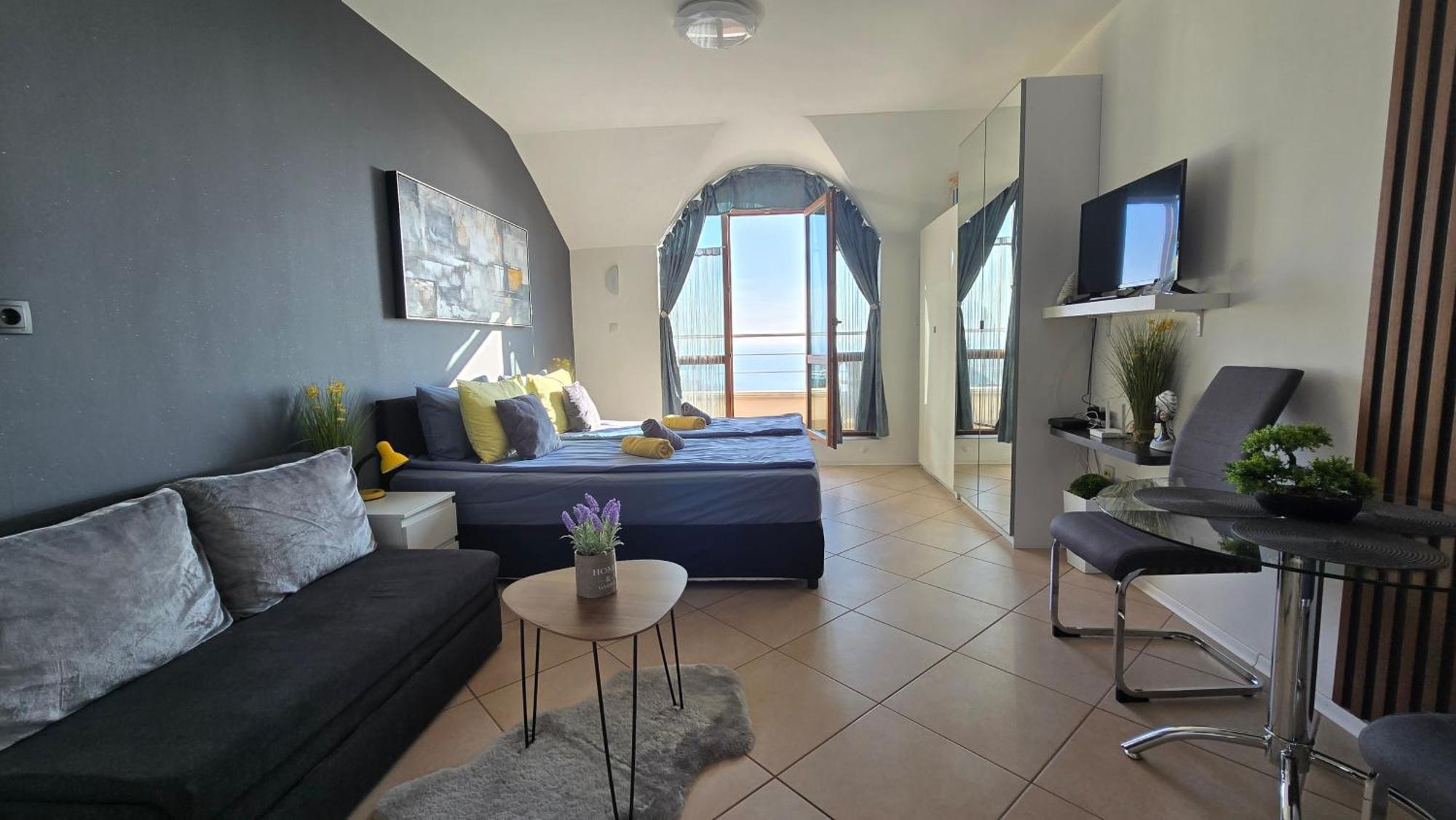 Black Sea Narcissus - Quiet Studio With Amazing Sea View Varna Dış mekan fotoğraf